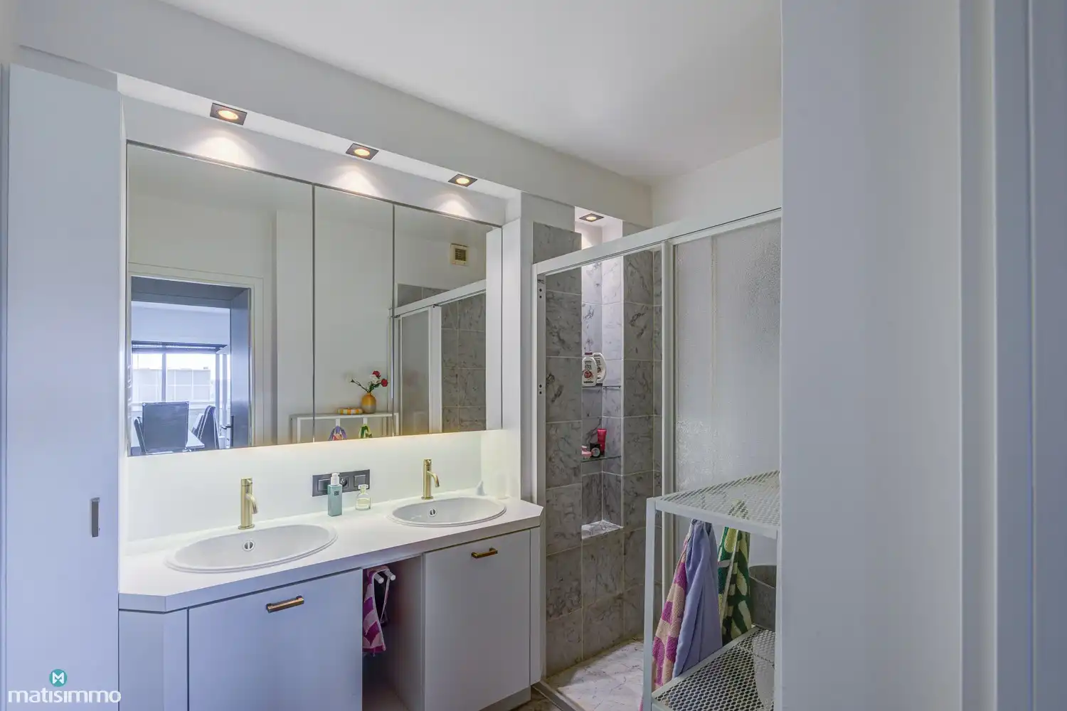 RECENT GERENOVEERD APPARTEMENT MET 2 SLAAPKAMERS, 2 TERRASSEN EN ZICHT OP HET GROEN IN DE KATARINAWIJK (OPTIONEEL: RUIME GARAGEBOX IN DE KELDERVERDIEPING) foto 20