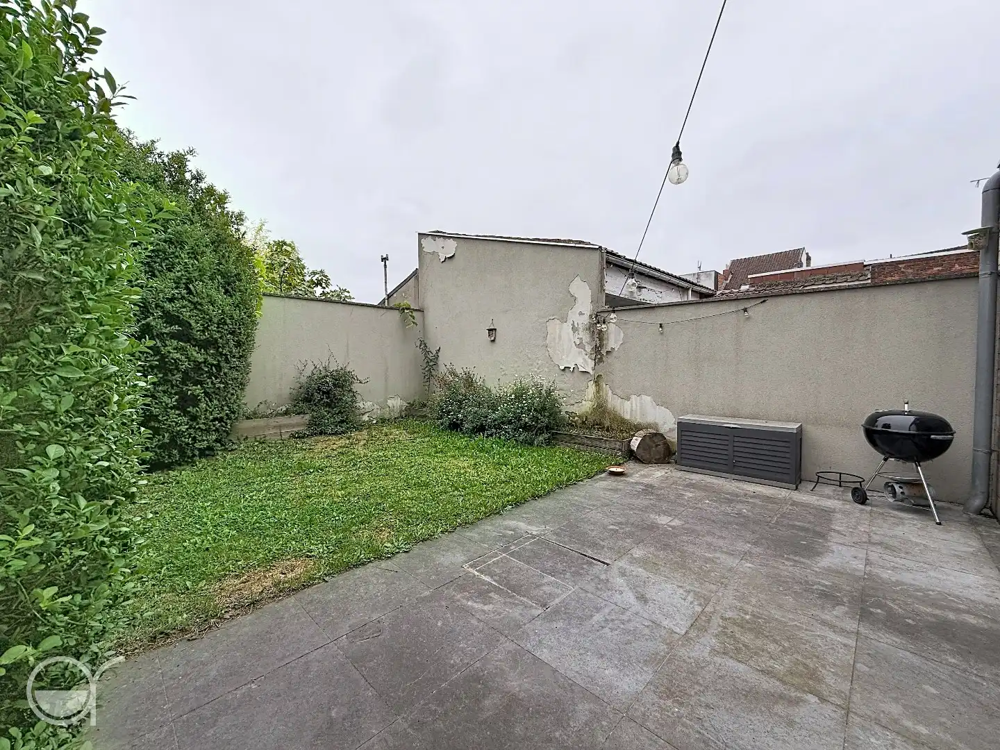 Moderne woning met terras en tuin foto 4
