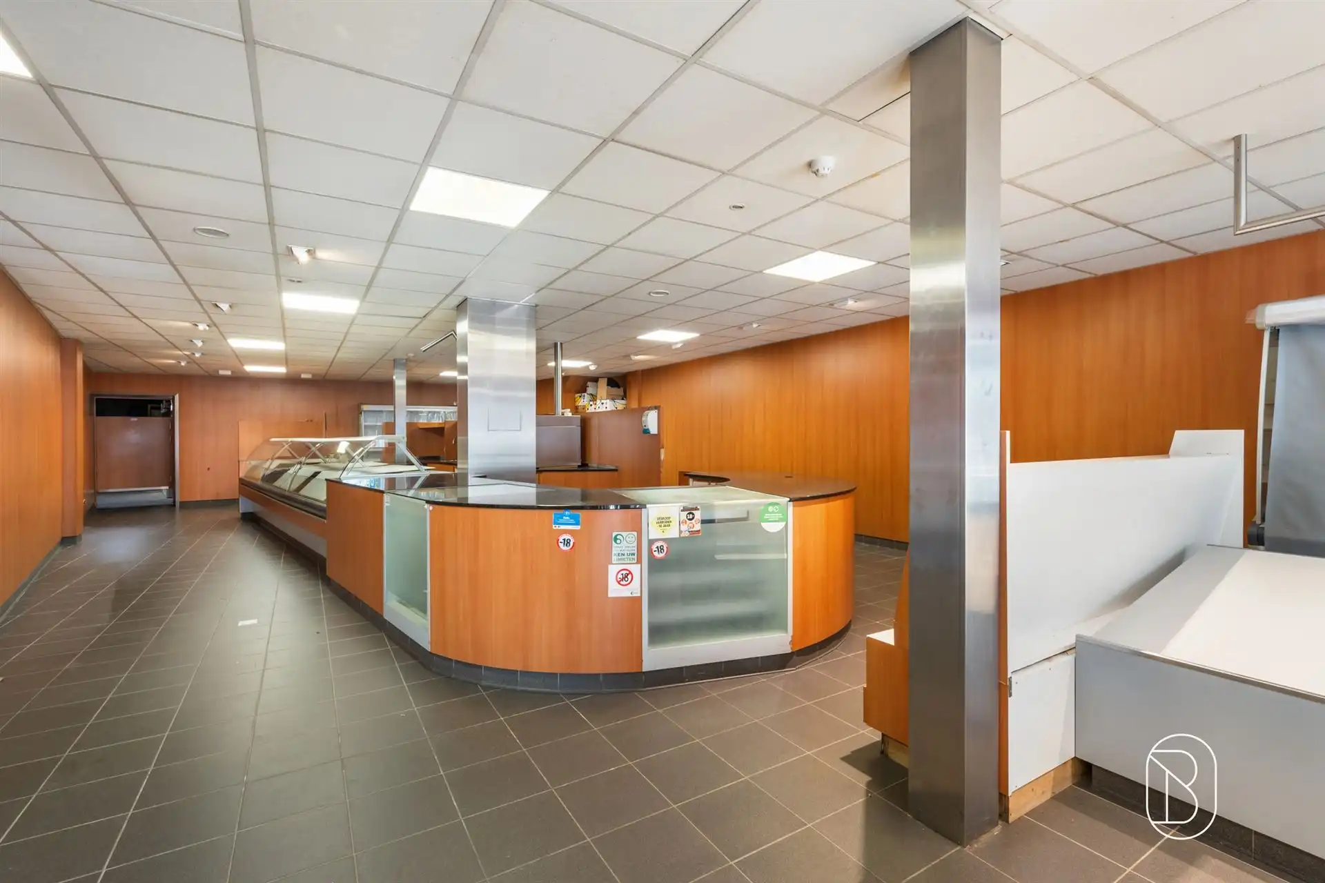 Handelspand met ruime woonst op toplocatie in Hulste foto 2