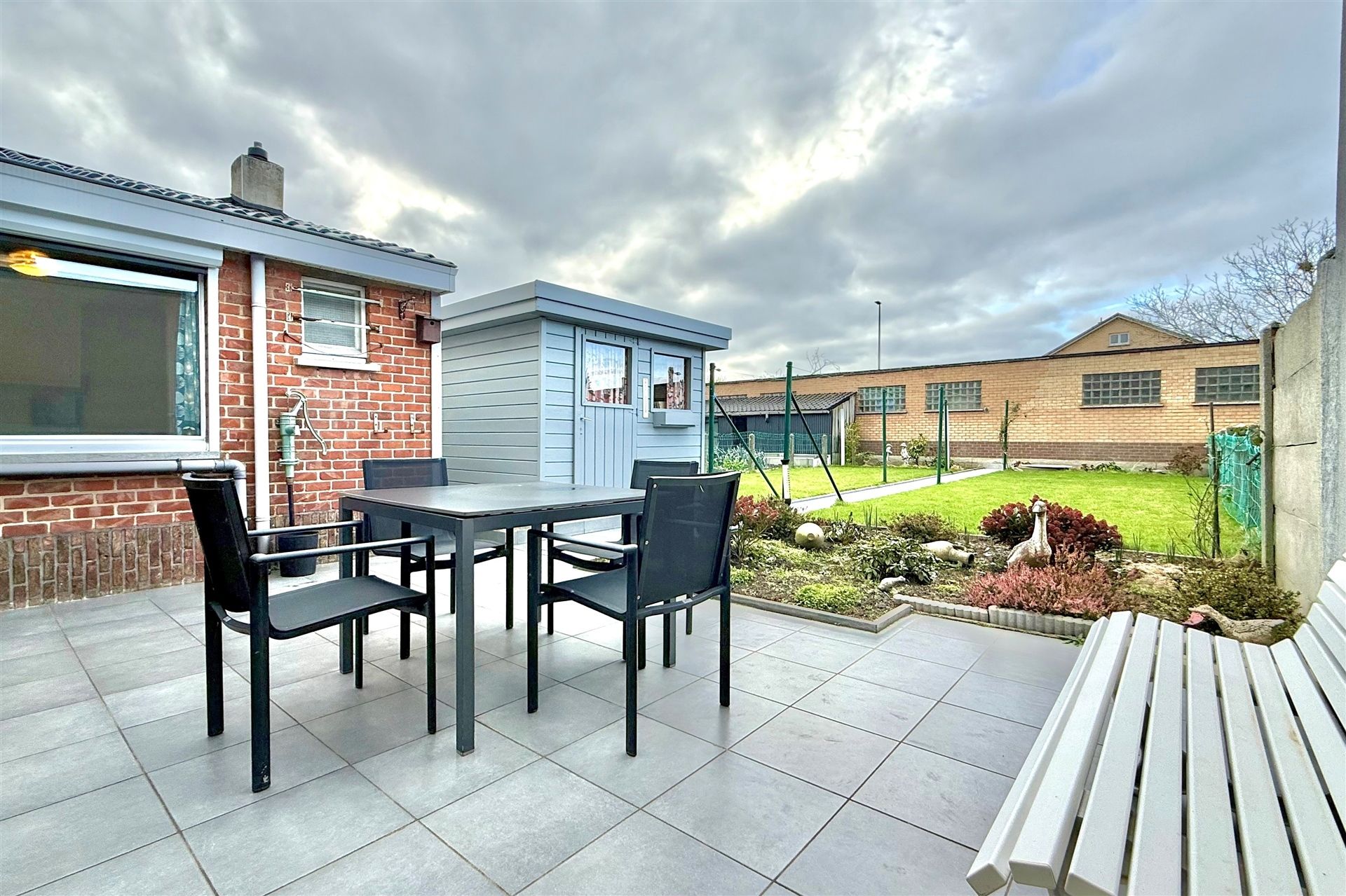 Ruime woning met garage, 4 slpk & tuin foto 23