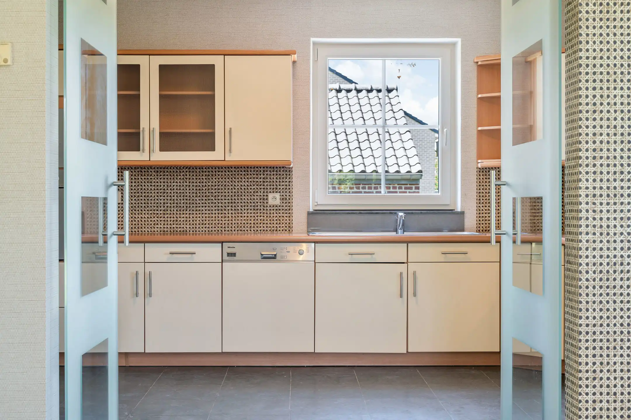 Mooie villa met achterliggende weide te Membruggen foto 10