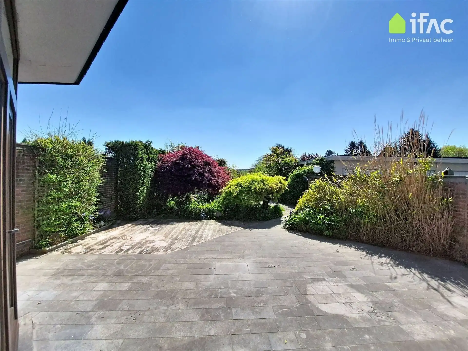 Stevige 3-gevel, 5 slpks, dubbele garage, centrum, ±17are foto 4