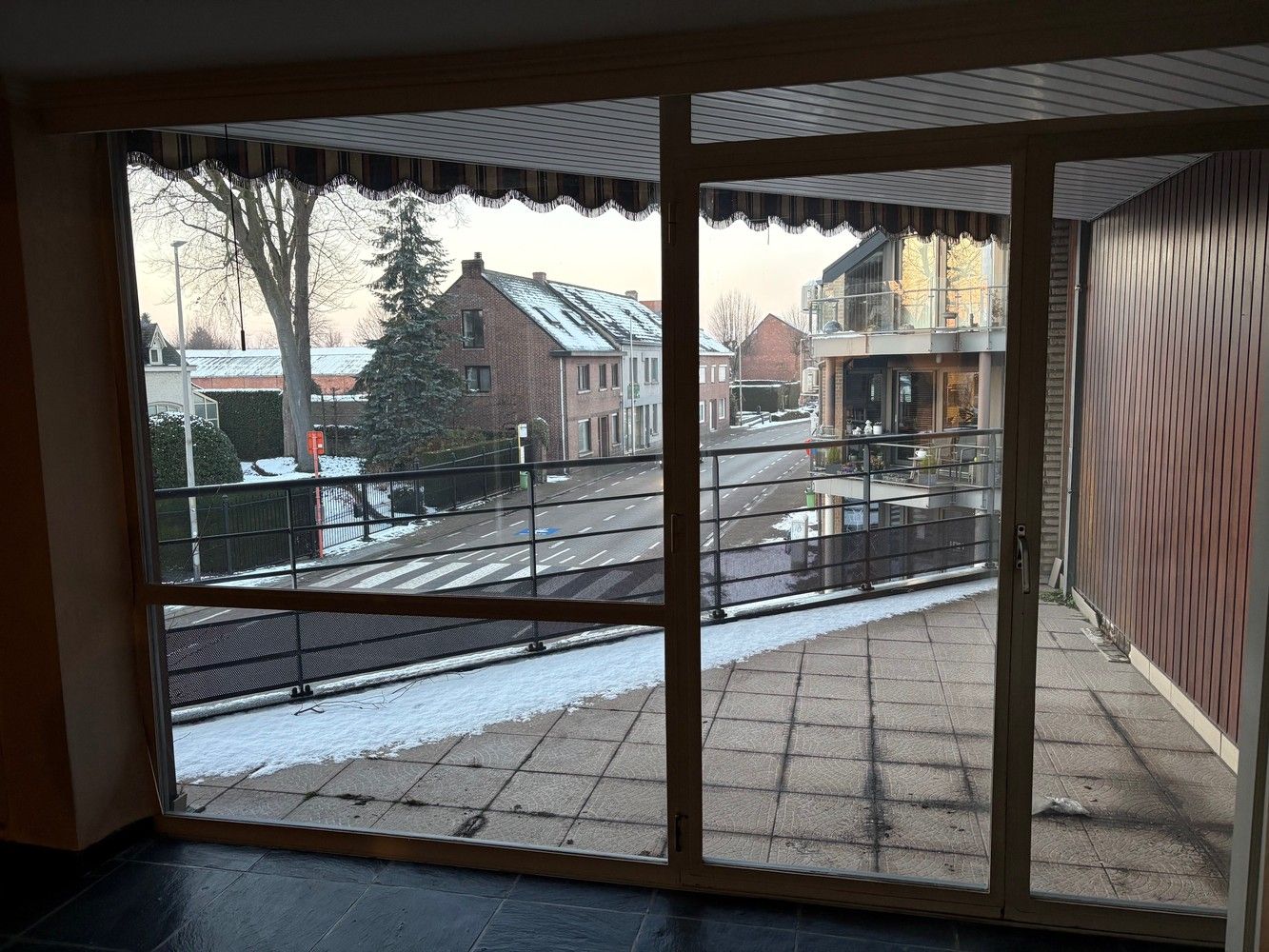 2 ruime goed gelegen te renoveren appartementen foto 5