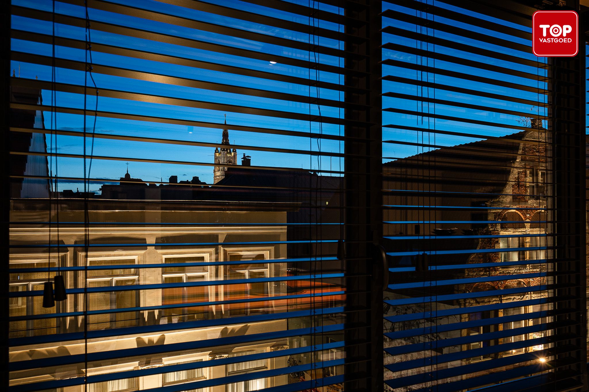 GERENOVEERD 2 SLAAPKAMER APPARTEMENT MET GARAGE EN 2 TERRASSEN foto 30