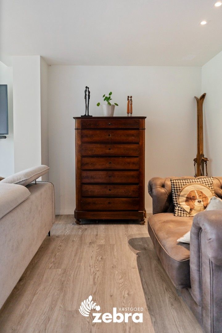 Ruime gerenoveerde woning met 3 slaapkamers en prachtige tuin te Ledegem! foto 12