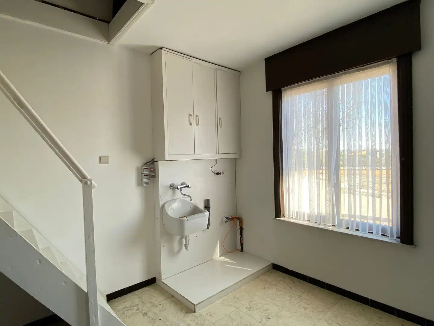 LANDELIJK GELEGEN ALLEENSTAANDE CONCIERGE WONING MET 3 SLPKS | GROTE TUIN foto 7