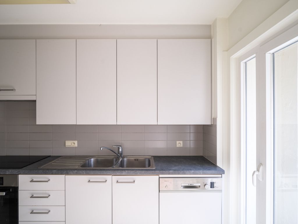 Lichtrijk 2-slpk appartement met een zicht over de Coupure foto 6