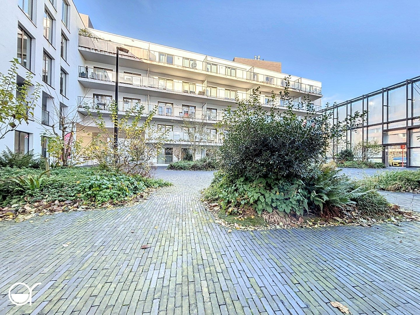 Recente assistentieflat met groot terras en één slaapkamer  foto 17