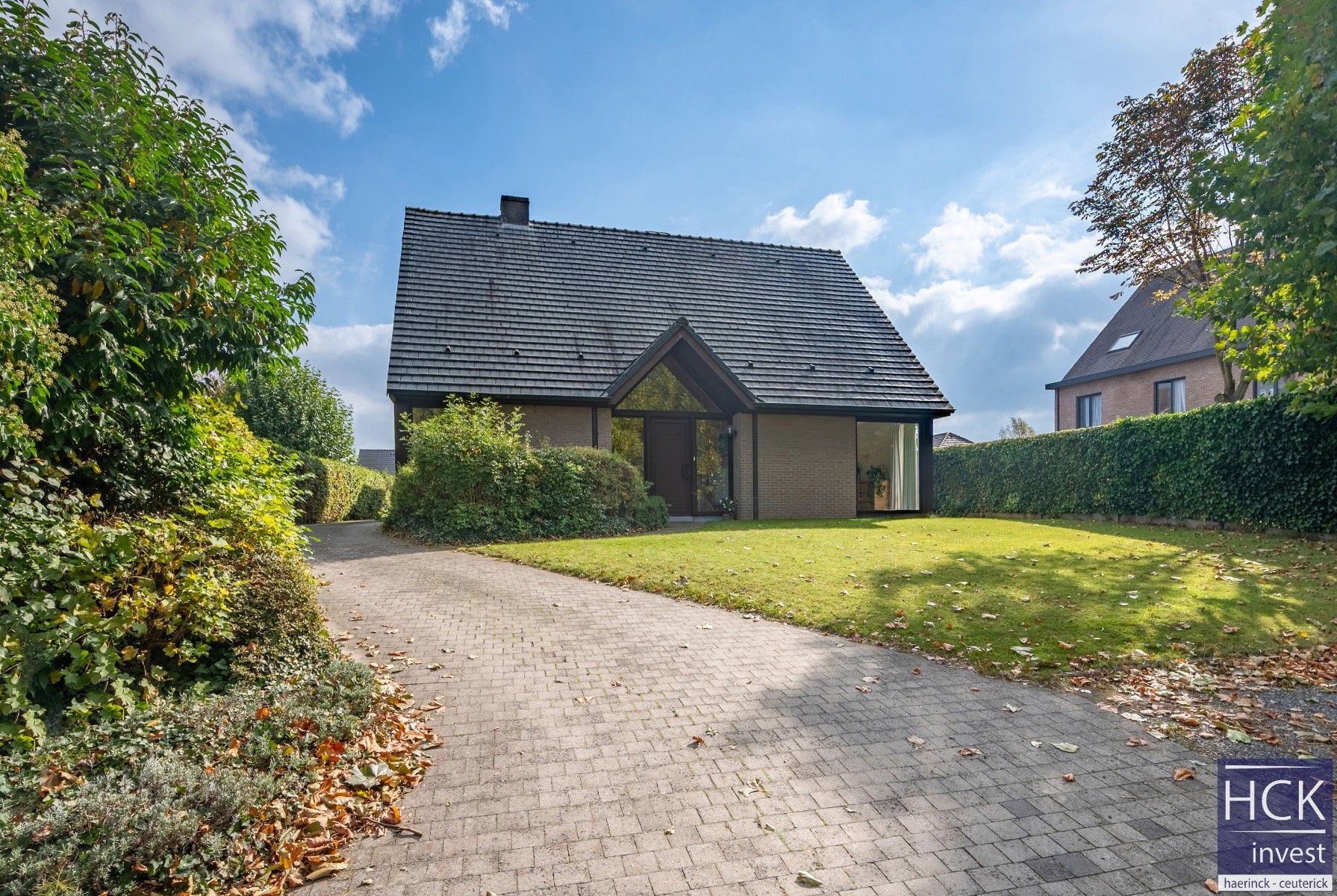 KRUISHOUTEM - Zeer ruime alleenstaande woning met 5 slpk. op 1256 m² foto 2