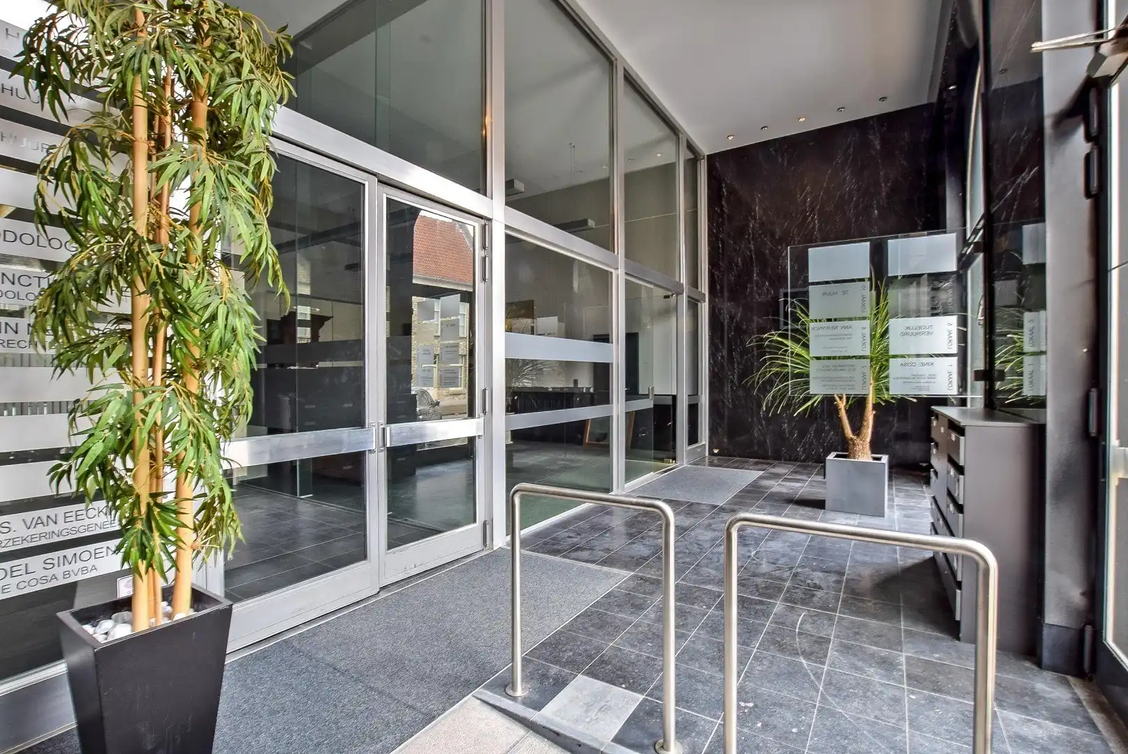 UNIEK ONTWIKKELINGSPROJECT IN HARTJE VEURNE - VOORMALIG BANKGEBOUW. foto 3
