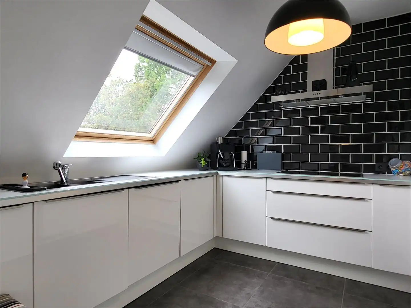 Op zoek naar een instapklaar appartement waar comfort en een uitstekende ligging samenkomen? foto 12