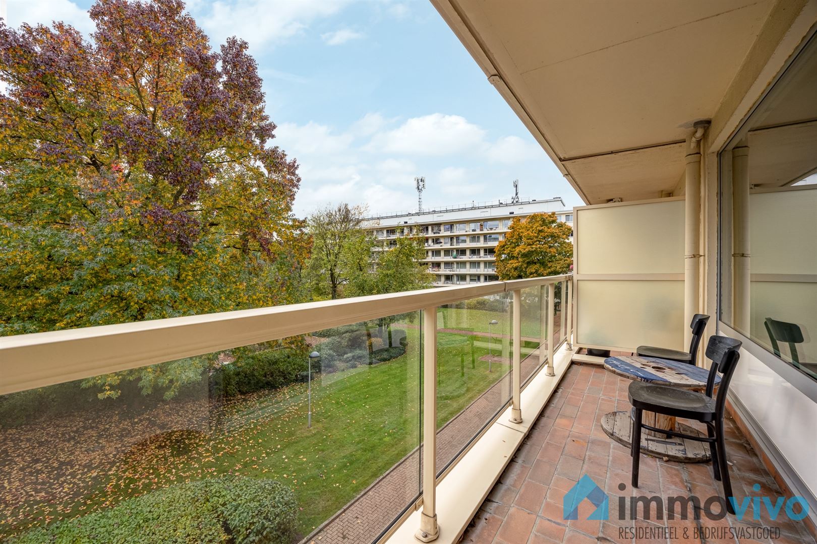 Instapklaar éénslaapkamerappartement met terras en parkzicht foto 12