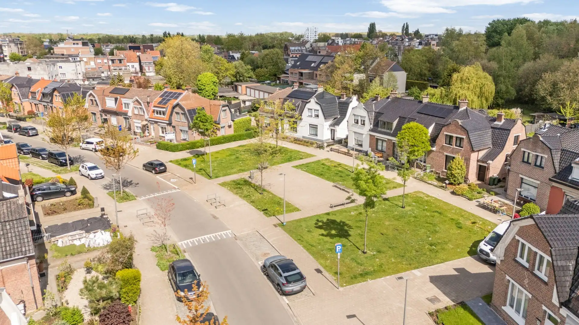 Charmante Half open bebouwing met 2 slaapkamers en prachtige tuin.  foto 24