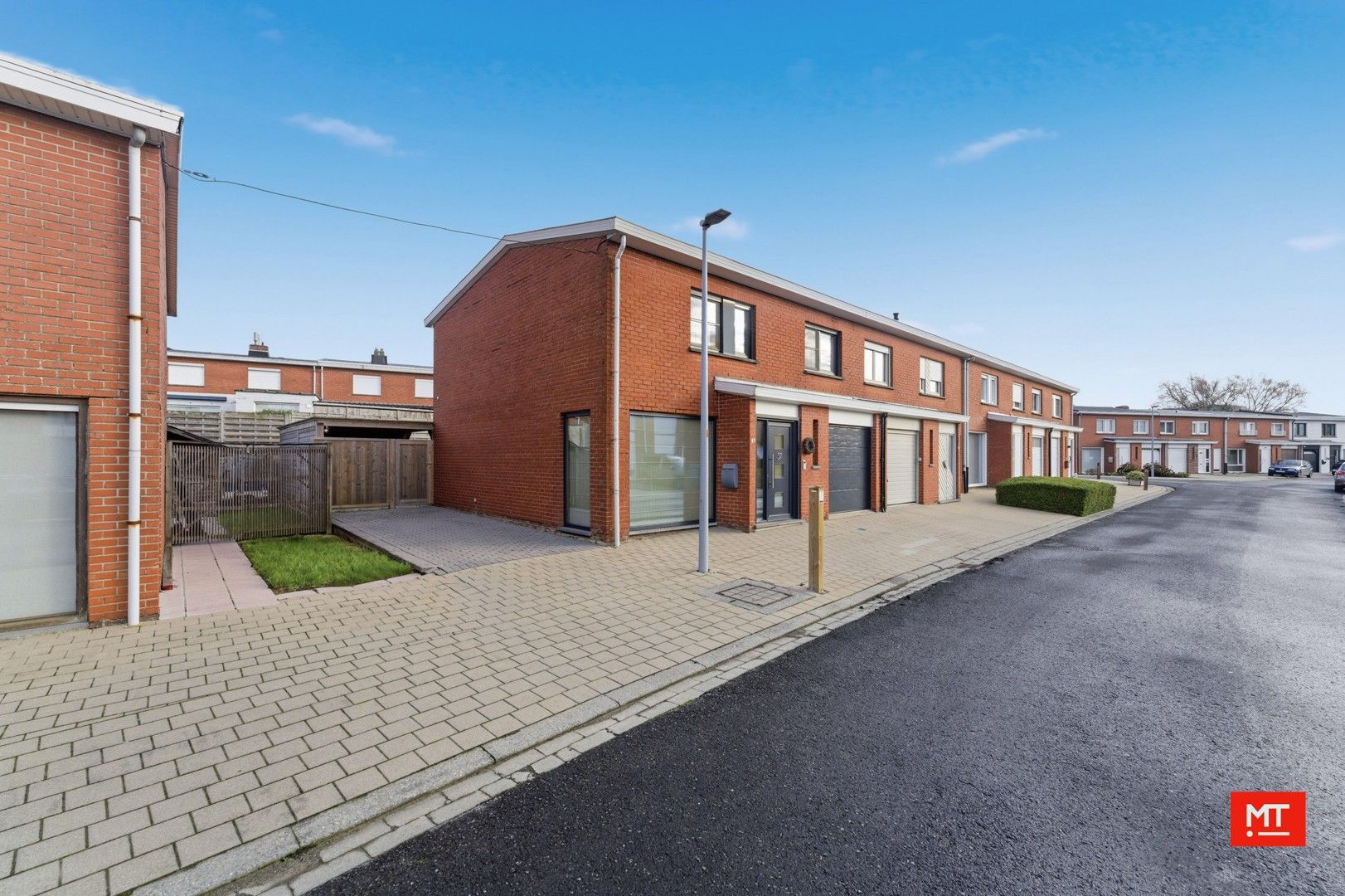 Instapklare halfopen bebouwing met 4 slaapkamers, tuin en garage op rustige ligging in Zonnebeke foto 15