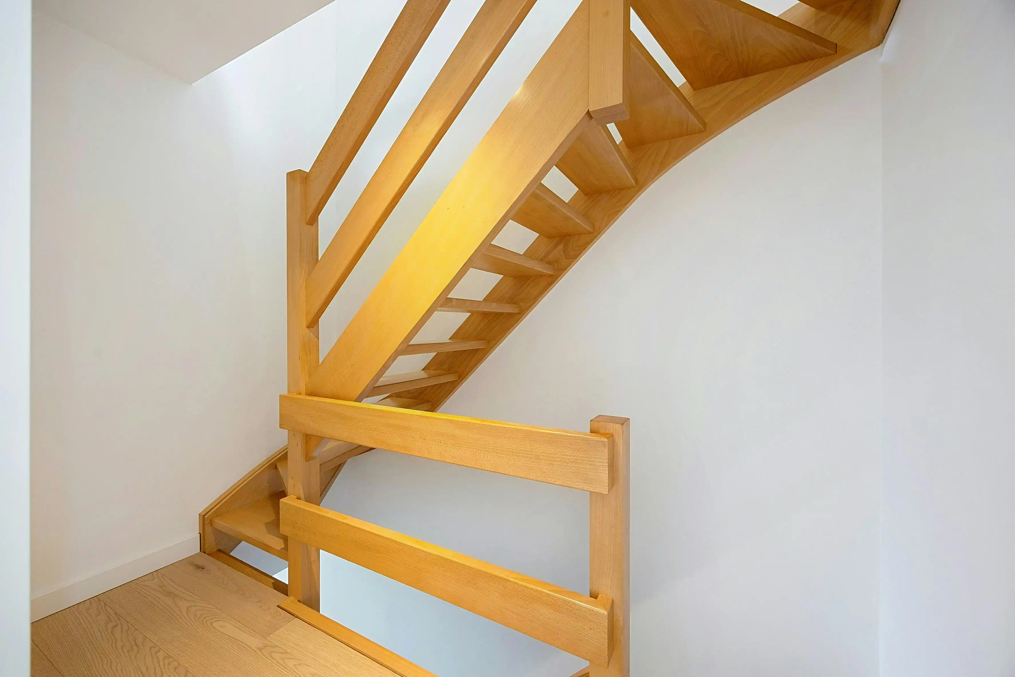 Instapklare bel-etage met 3 slaapkamers en zonnige tuin in hartje Eeklo foto 14