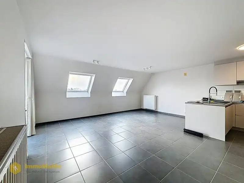 APPARTEMENT MET TERRAS EN GARAGE TE HUUR foto 5