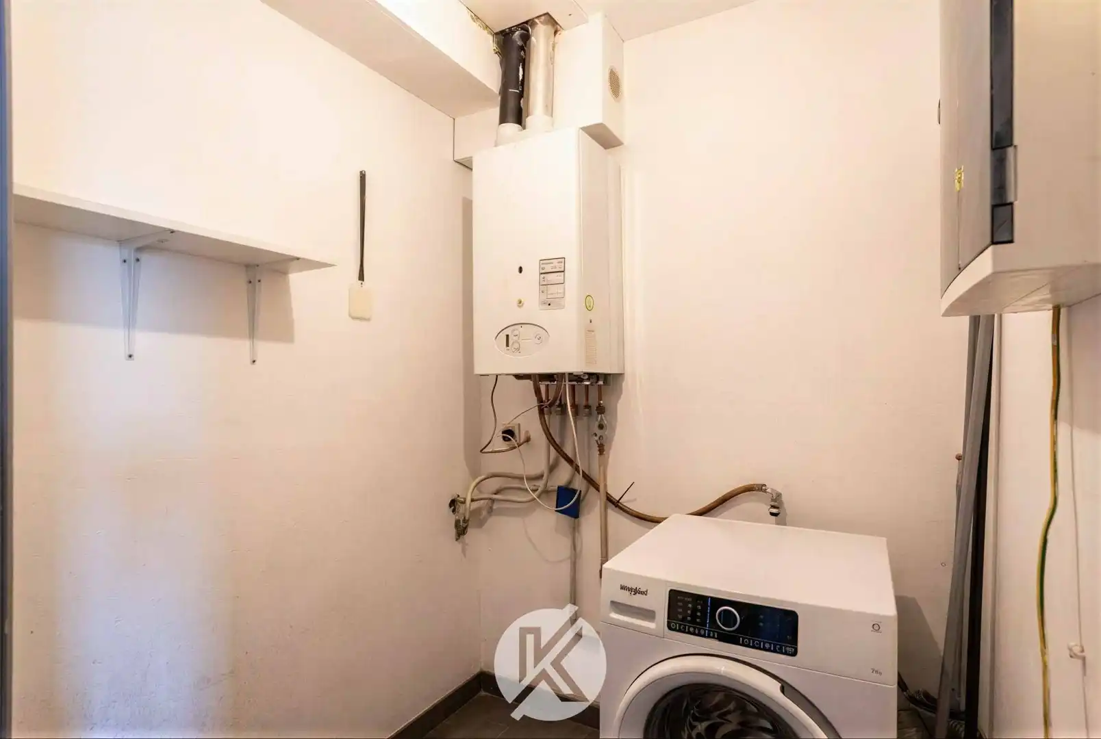 Stijlvol appartement met twee slaapkamers en staanplaats foto 14