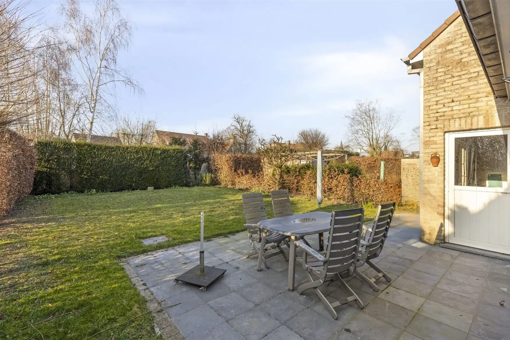 Ruime halfopen bebouwing foto 14