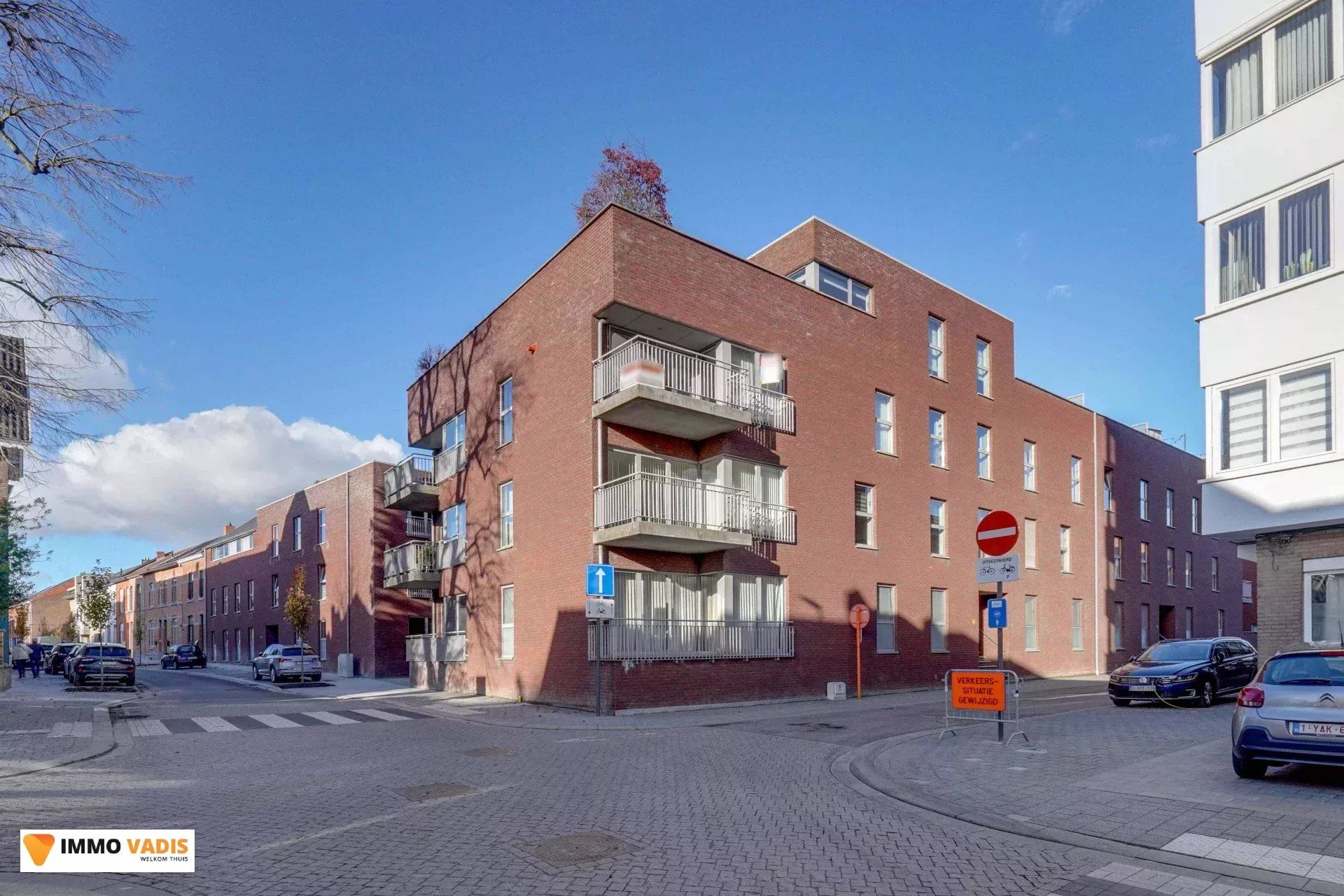 Ruim appartement met twee slaapkamers, terras en ondergrondse parkeerplaats foto 2