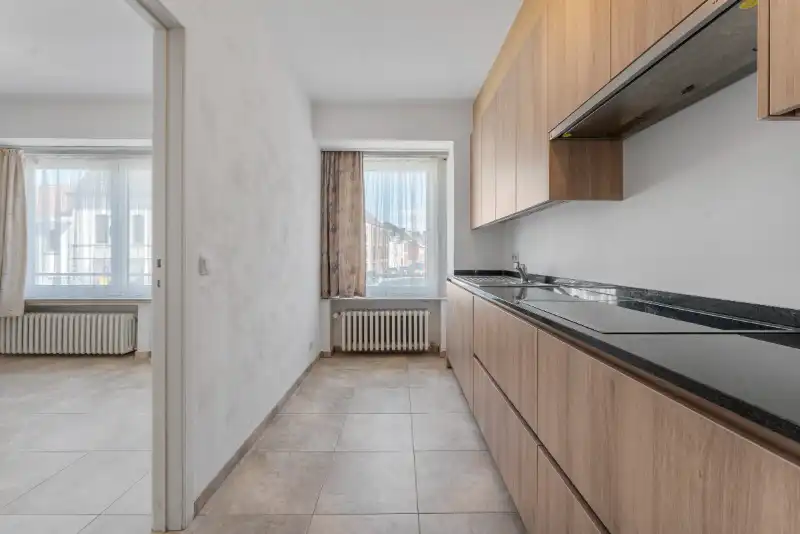 Gerenoveerd appartement met garage foto 6