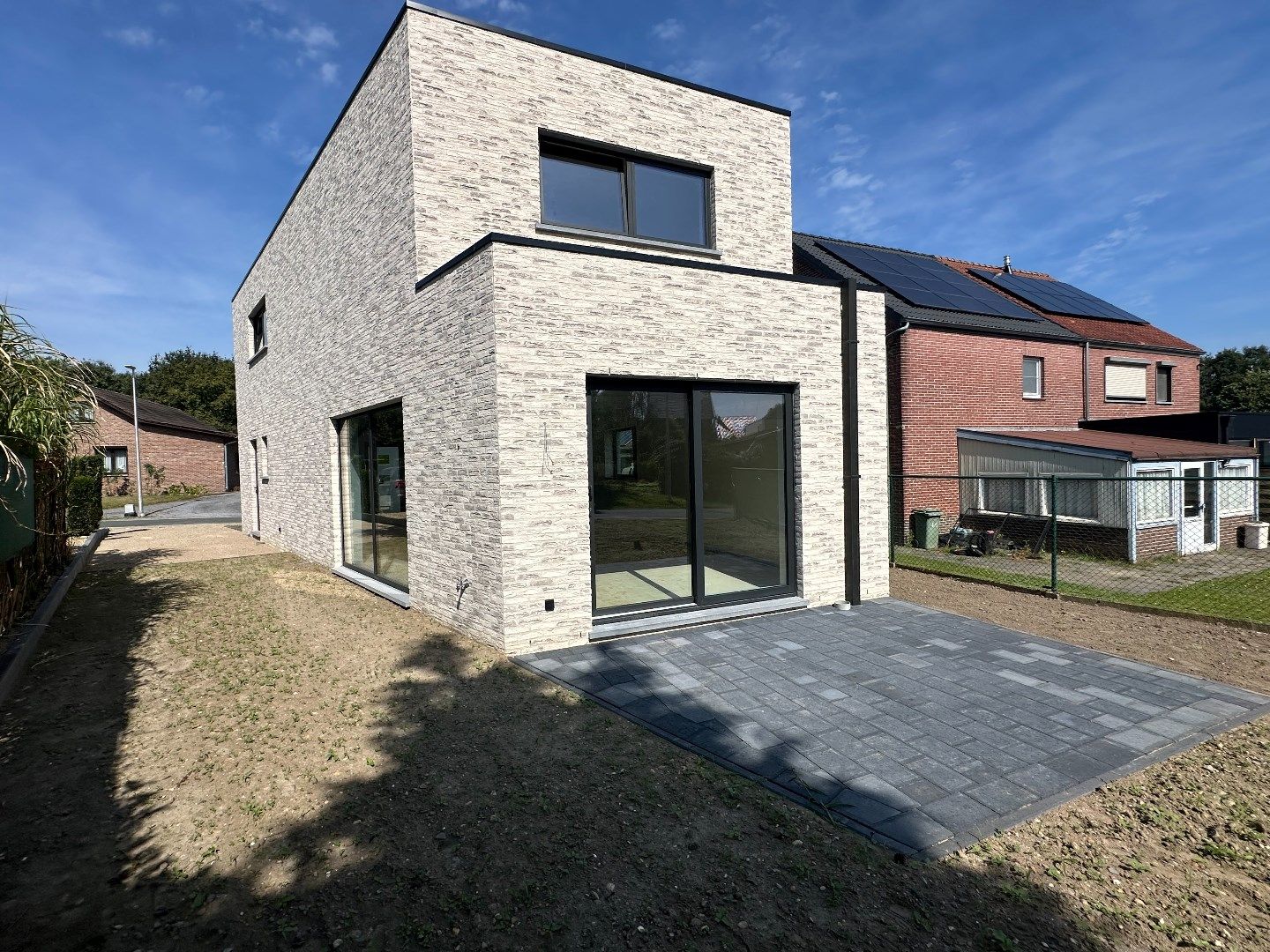 Moderne nieuwbouwwoning met 4 slaapkamers. foto 3