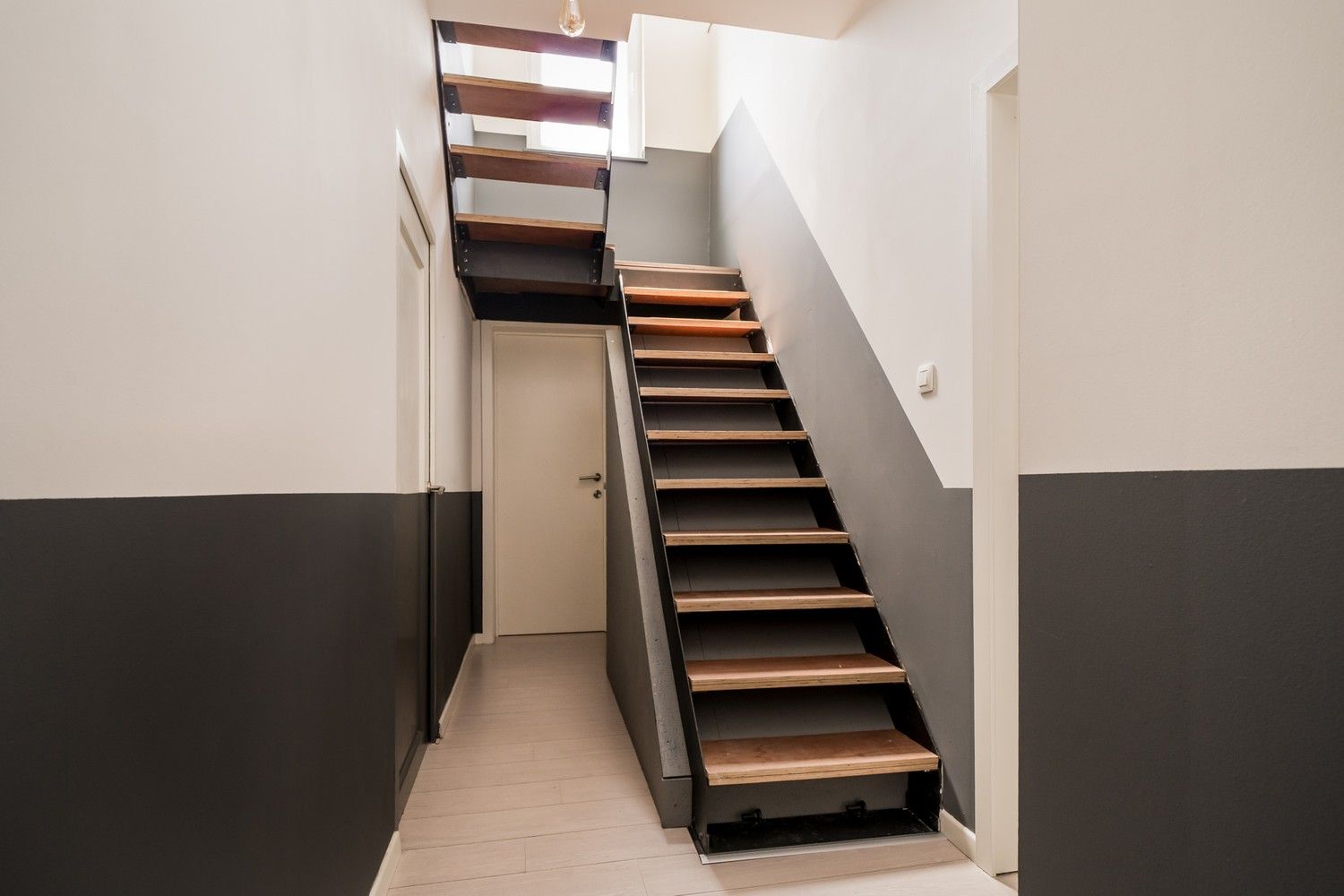 Gerenoveerde dijkwoning met prachtige verzichten! foto 11