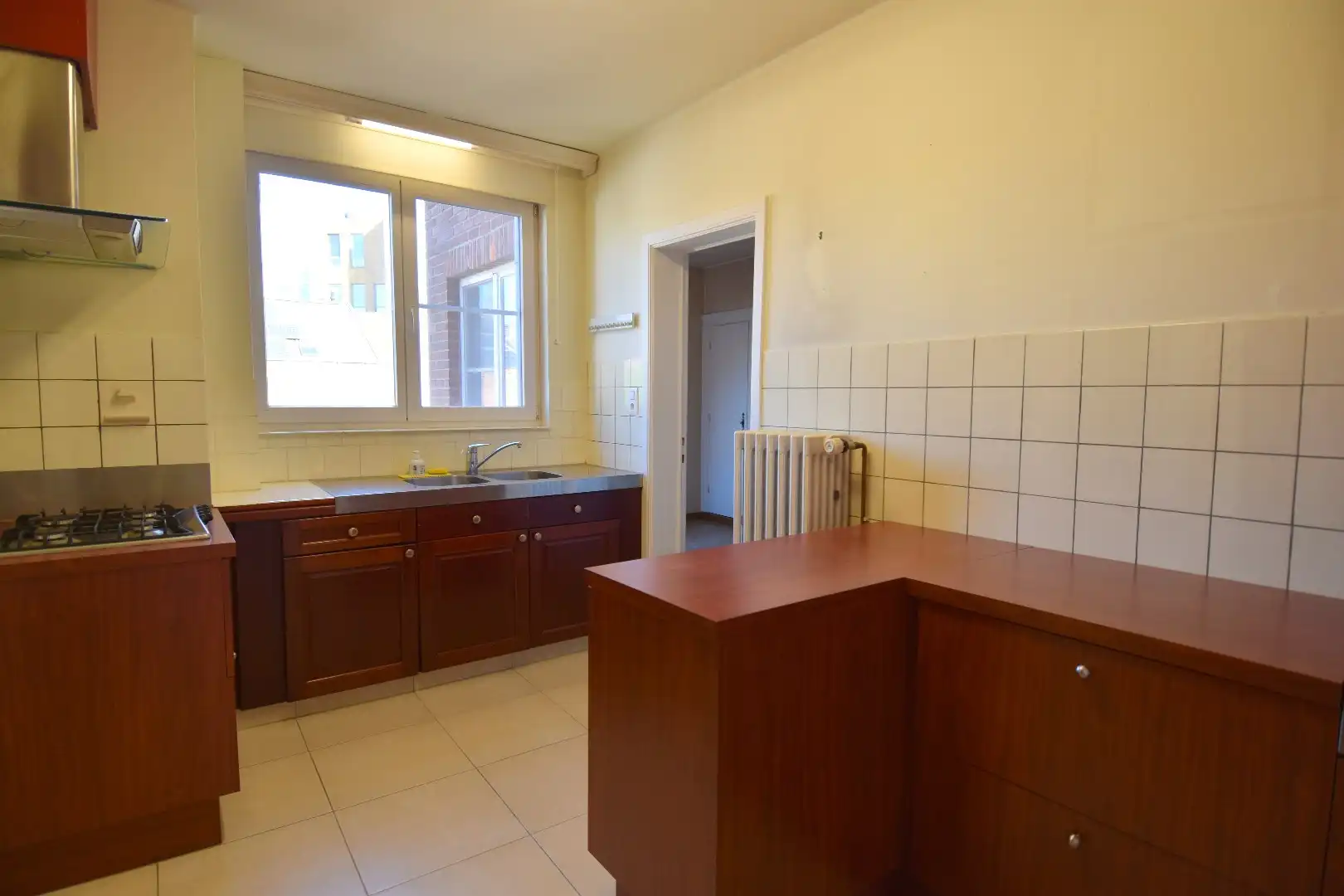 Ruim 3-slaapkamer appartement met garage in hartje Kortrijk foto 6