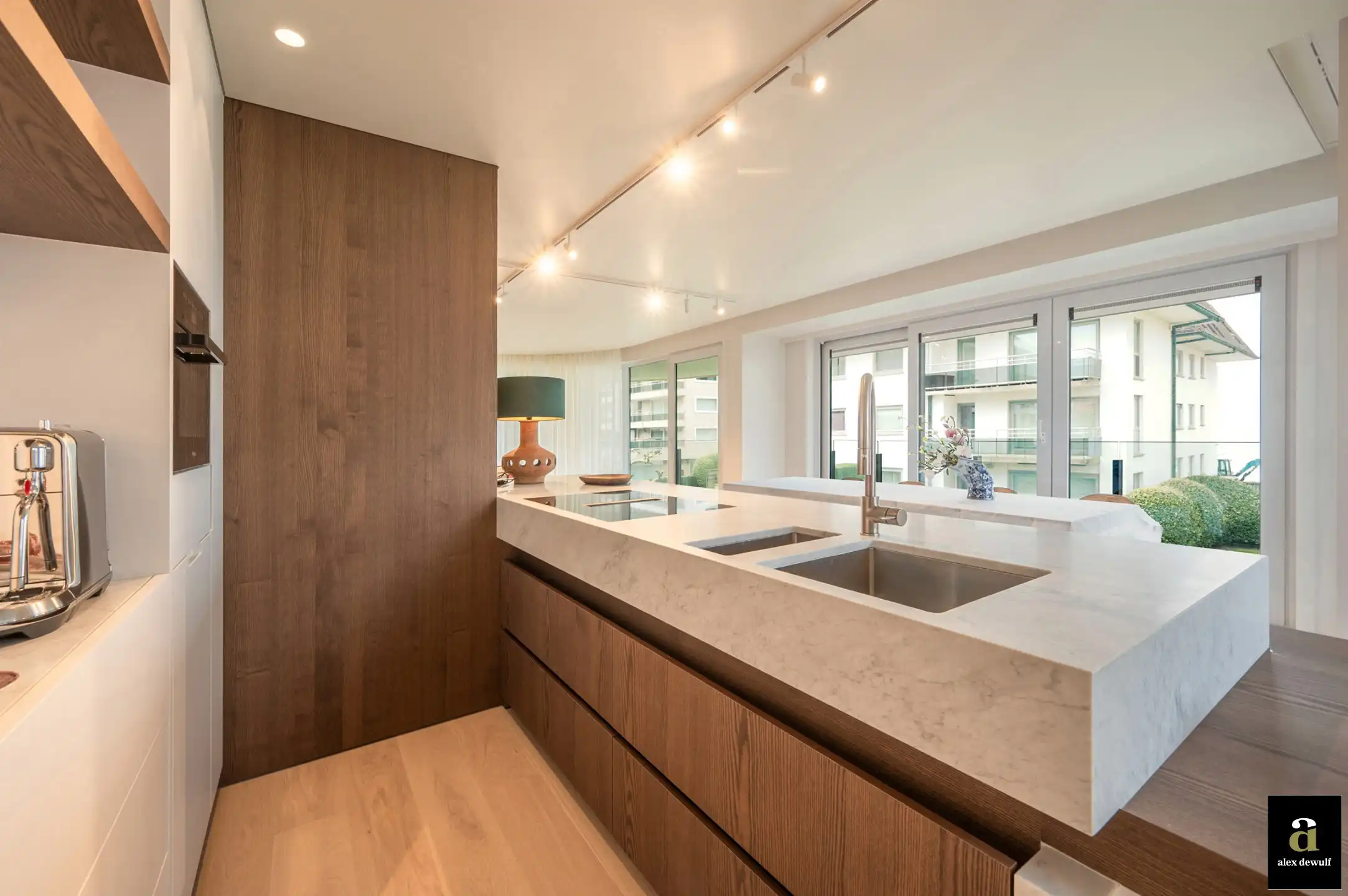 Uitstekend gelegen en stijlvol gerenoveerd appartement met goed zeezicht in villaresidentie [Kustlaan - Knokke Zoute]. foto 17