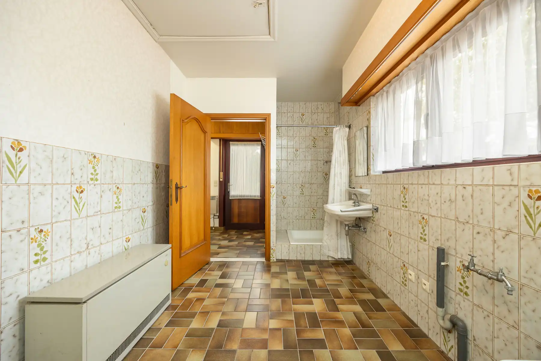Laagbouwwoning met 3 slaapkamers en garage op een perceel van 629m².  foto 8