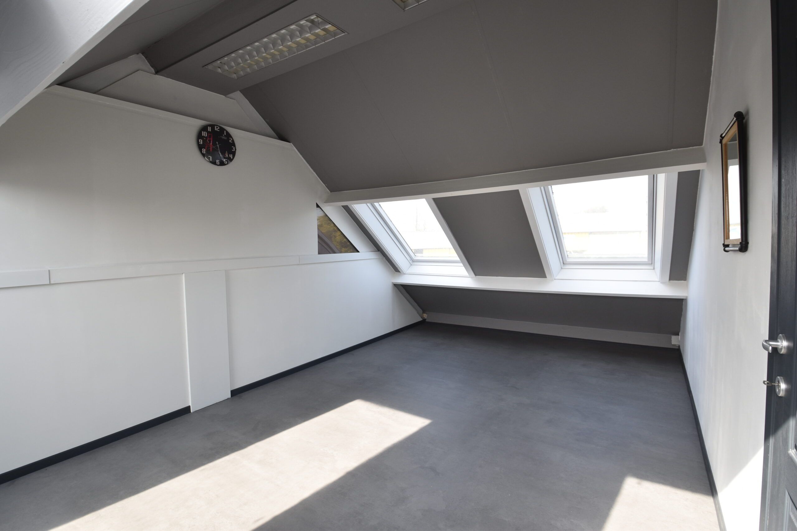 Winkelruimte/Showroom met bureel aan de rand van Sint-Niklaas foto 15