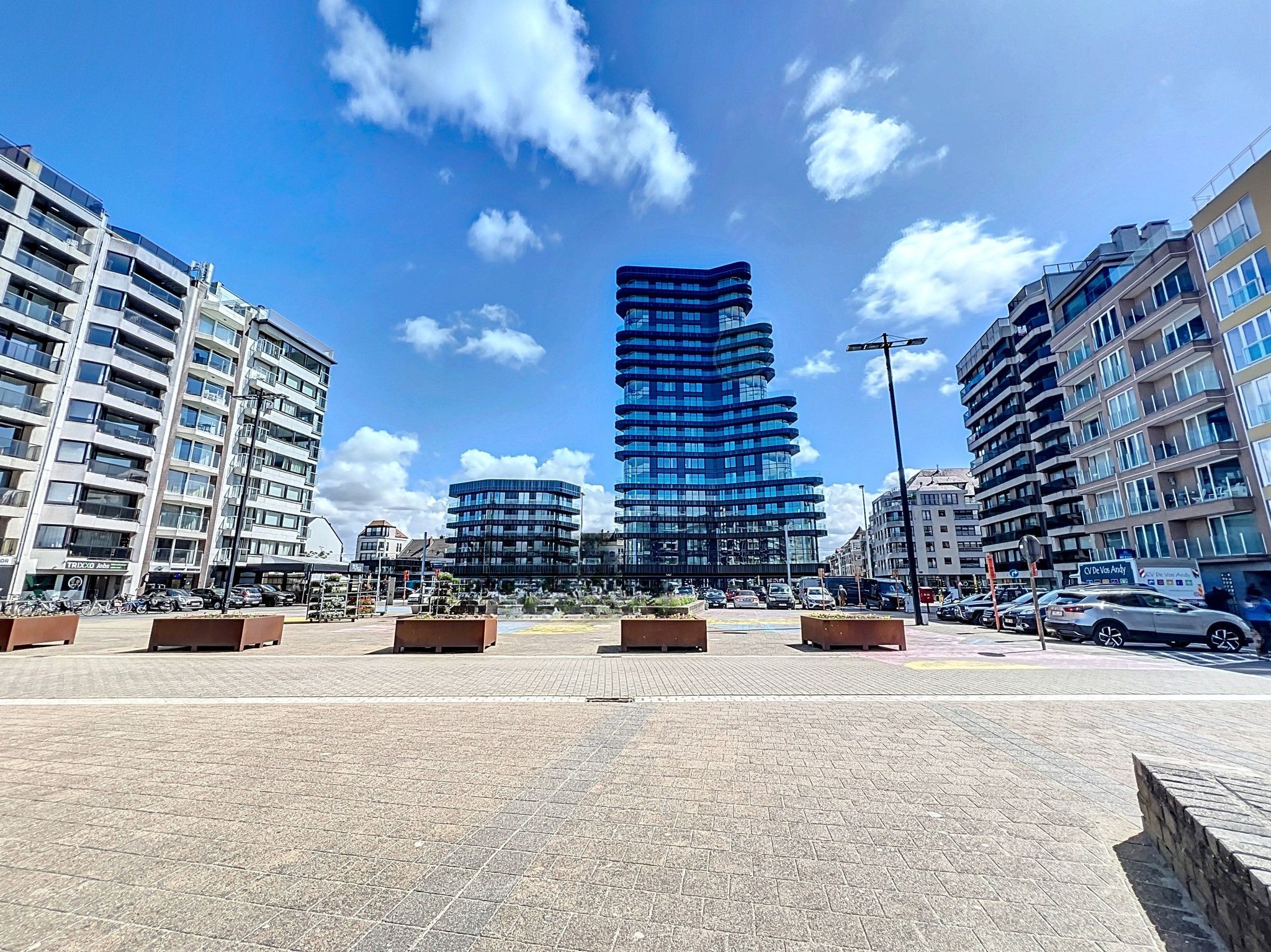 Unieke duplex in het prestigieuze nieuwbouwproject 'Heldentoren'. foto {{pictureIndex}}