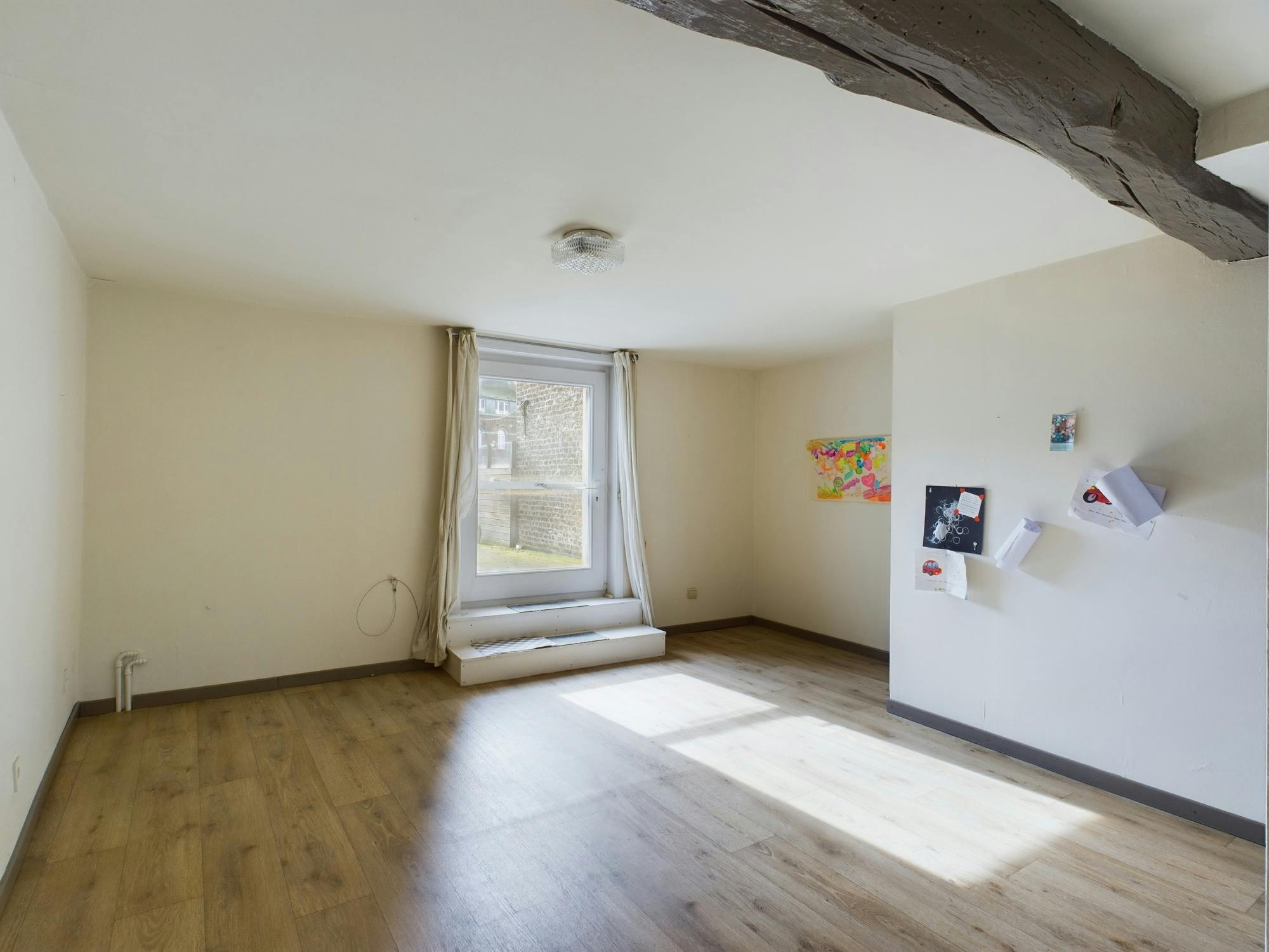 Goed draaiende dagbladhandel op de winkelstraat van Maaseik te koop foto 8