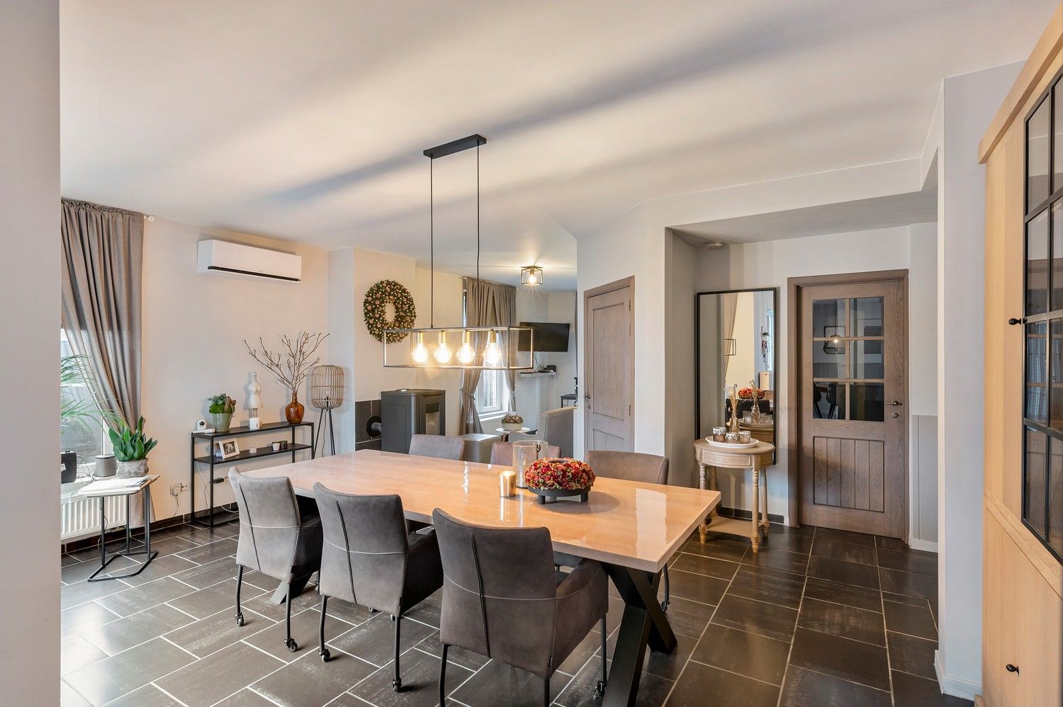 Ruime, instapklare pastorijwoning met bijgebouw op 1 180 m². foto 12