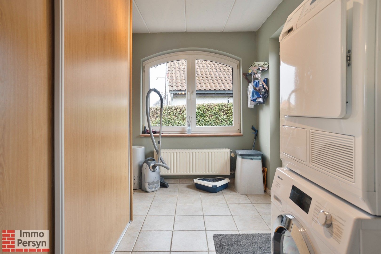 Charmante Spaanse villa met grote tuin en ondergrondse garage foto 12