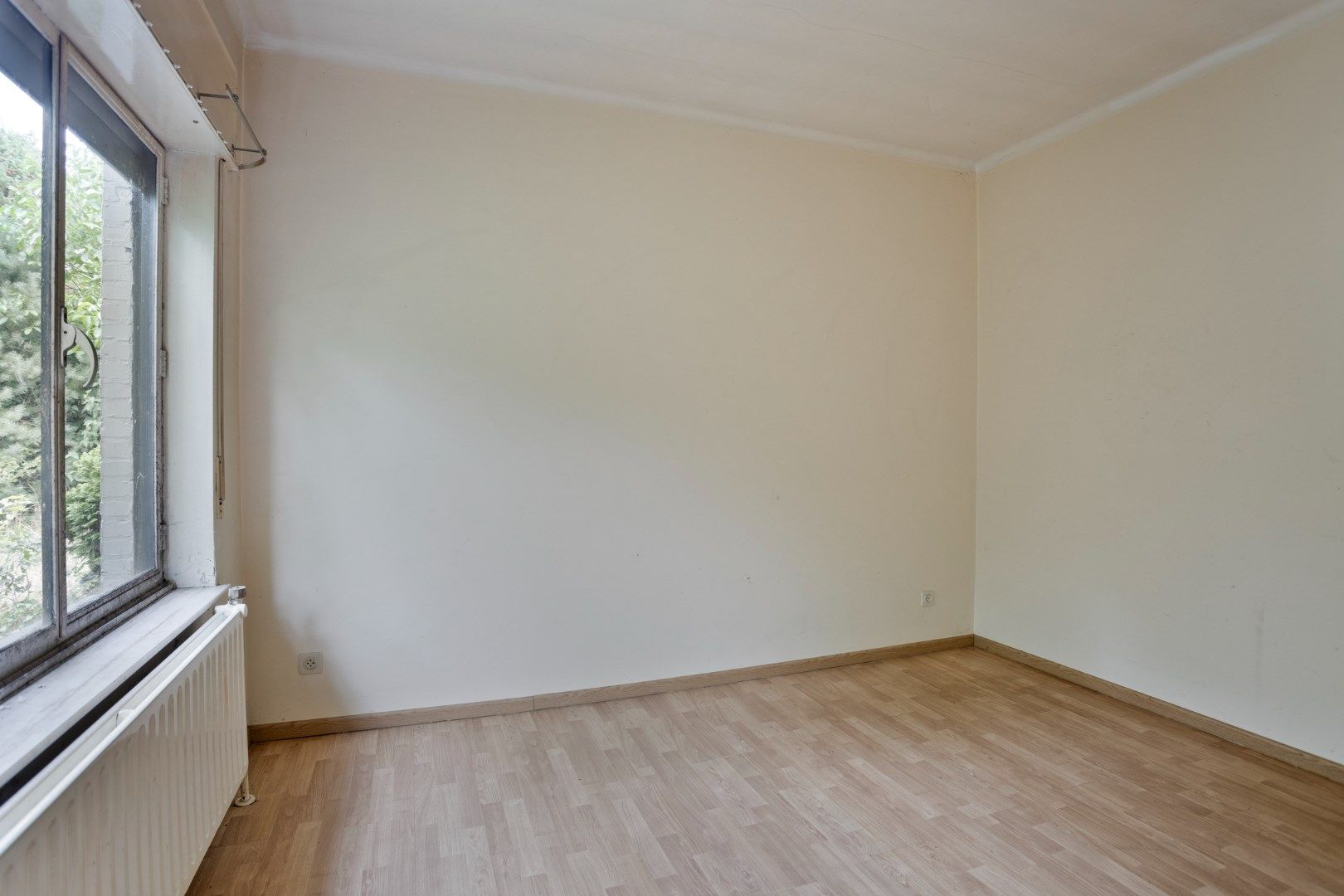 Te renoveren / te slopen woning op een uniek gelegen perceel van 1.693 m² ! foto 9