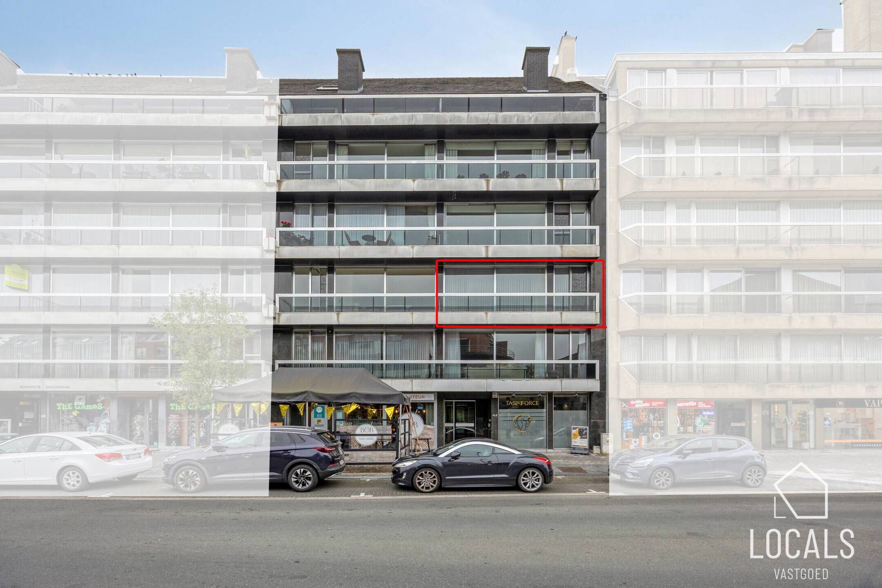 Mooi instapklaar appartement met garagebox in centrum Ninove foto {{pictureIndex}}