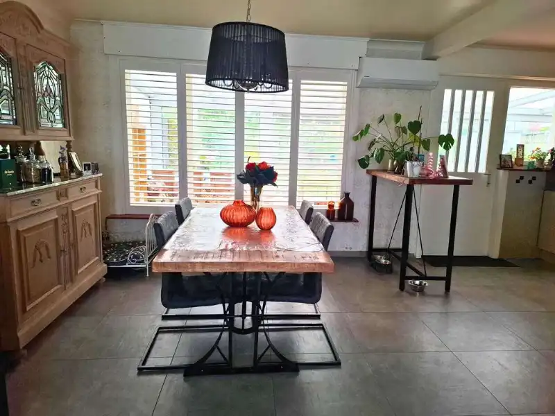 Comfortabele koppelwoning met 3 slaapkamers, GARAGE en TUIN te huur in Lichtervelde foto 3