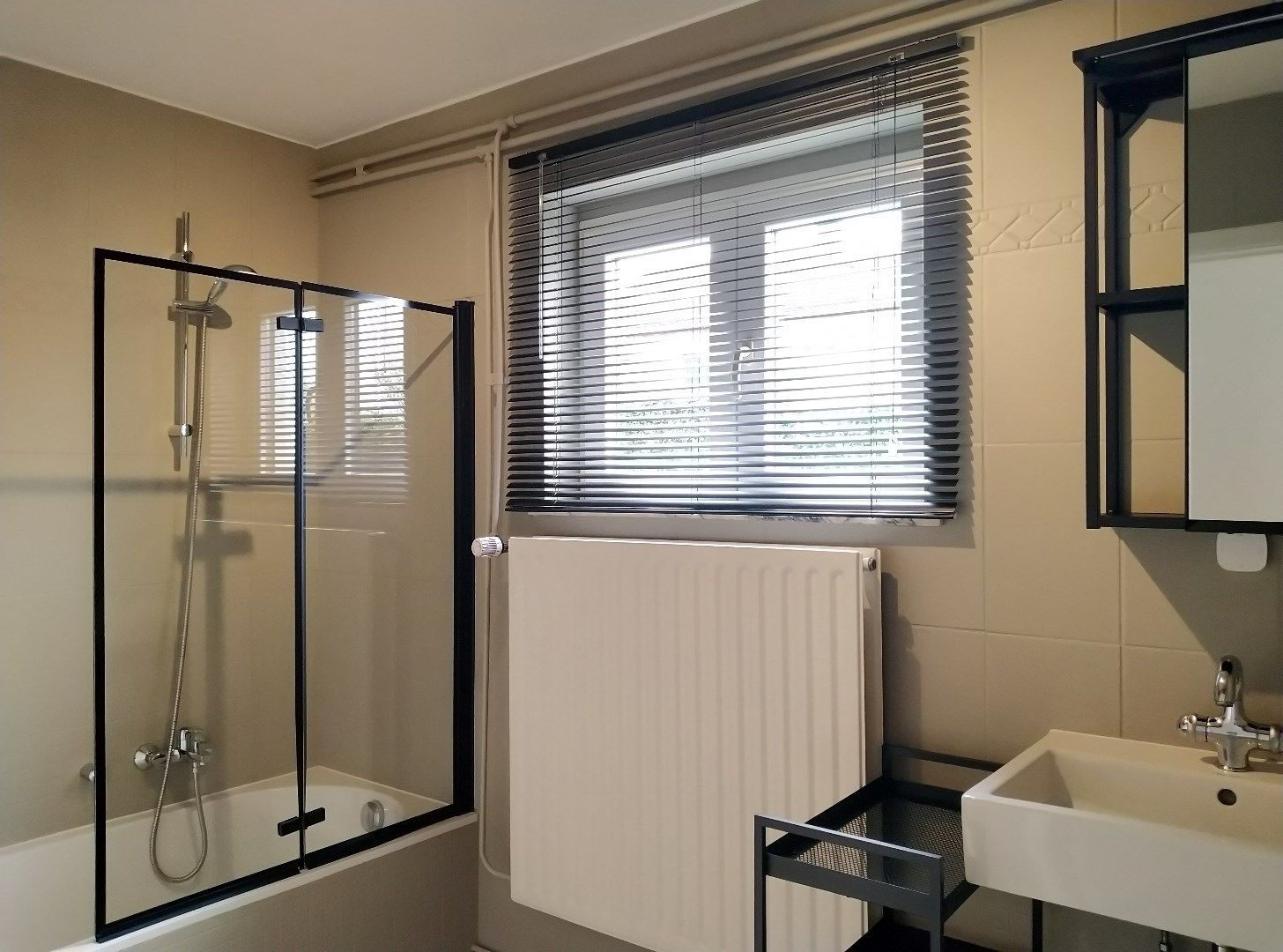 Een instapklare 3-gevelwoning met tuin. foto 10