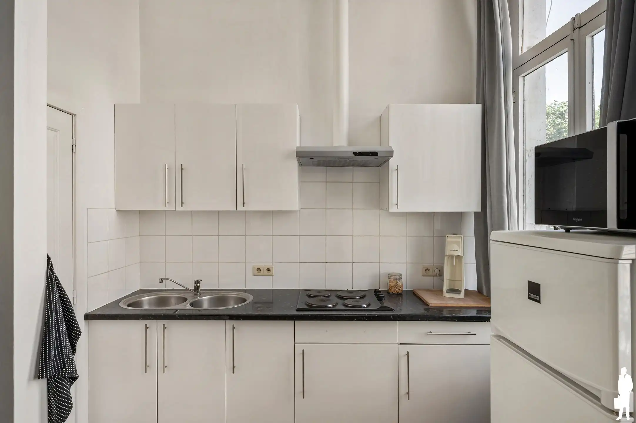 Vergunde opbrengsteigendom met 4 appartementen foto 24