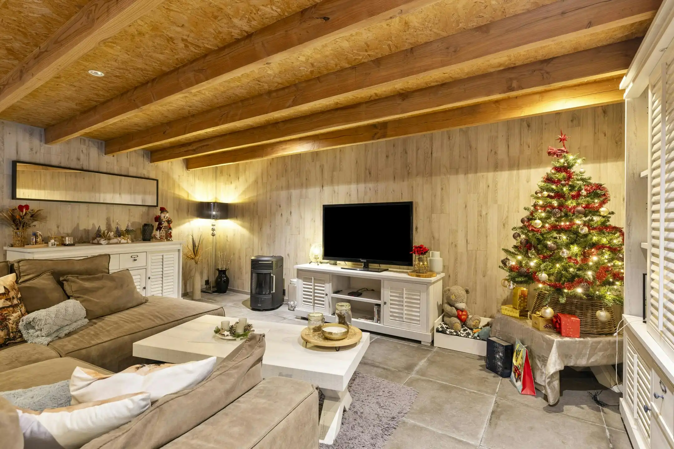 Ruime bungalow met gastenverblijf of ruimte voor bijberoep foto 25