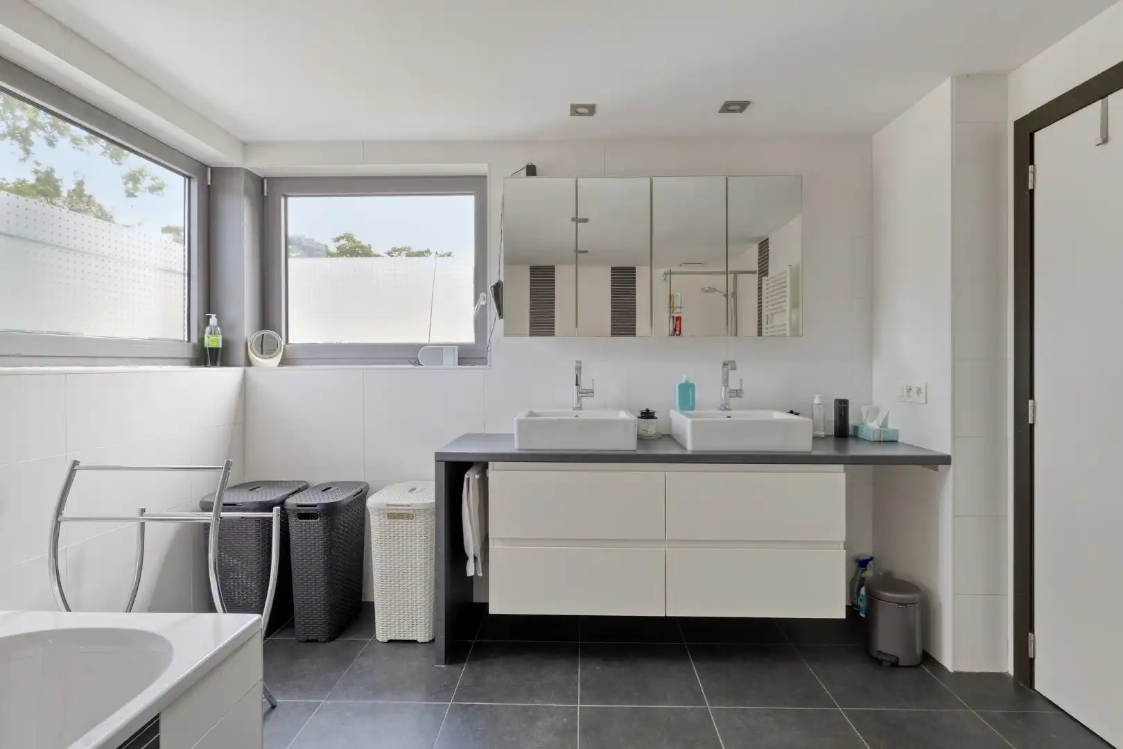 Stijlvolle villa met zonnige tuin waar comfort, kwaliteit en duurzaamheid samenkomen foto 19
