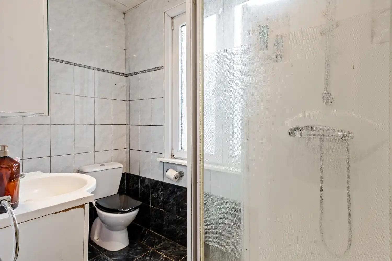 Woning met 3 slaapkamer, 2 badkamers en tuin in Deurne! foto 8