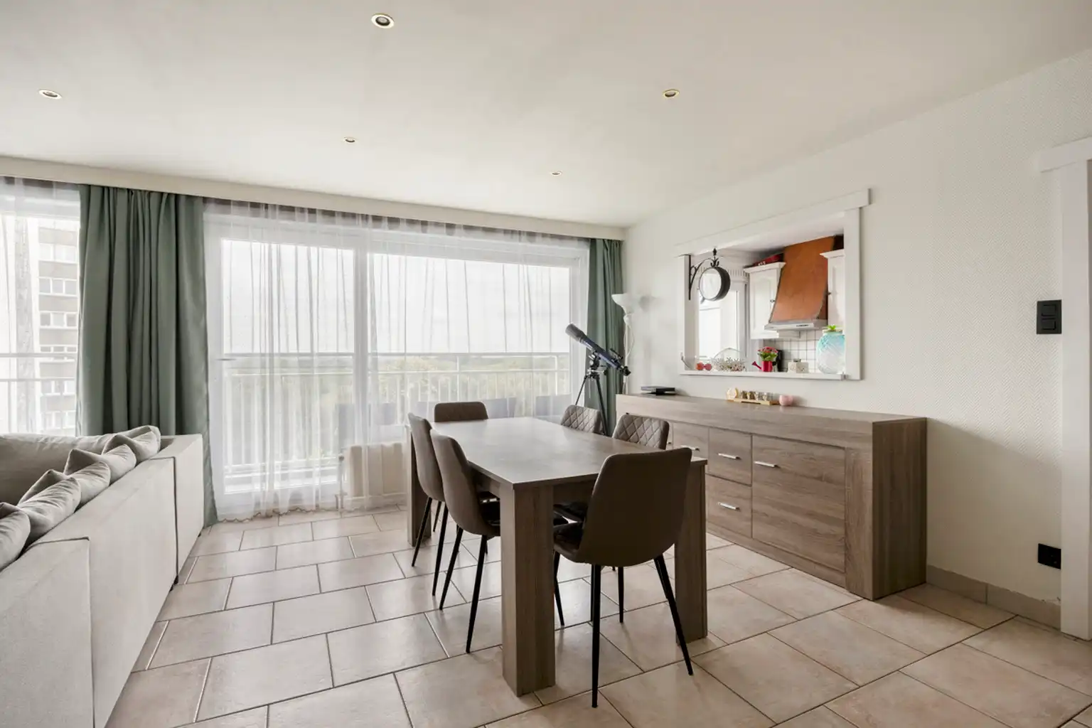 Volledig gerenoveerd appartement van 83 m² met 2 terrassen foto 4