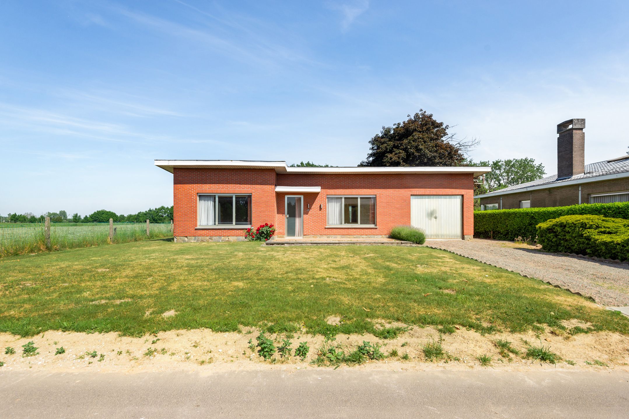 Te renoveren woning met schuur foto 4