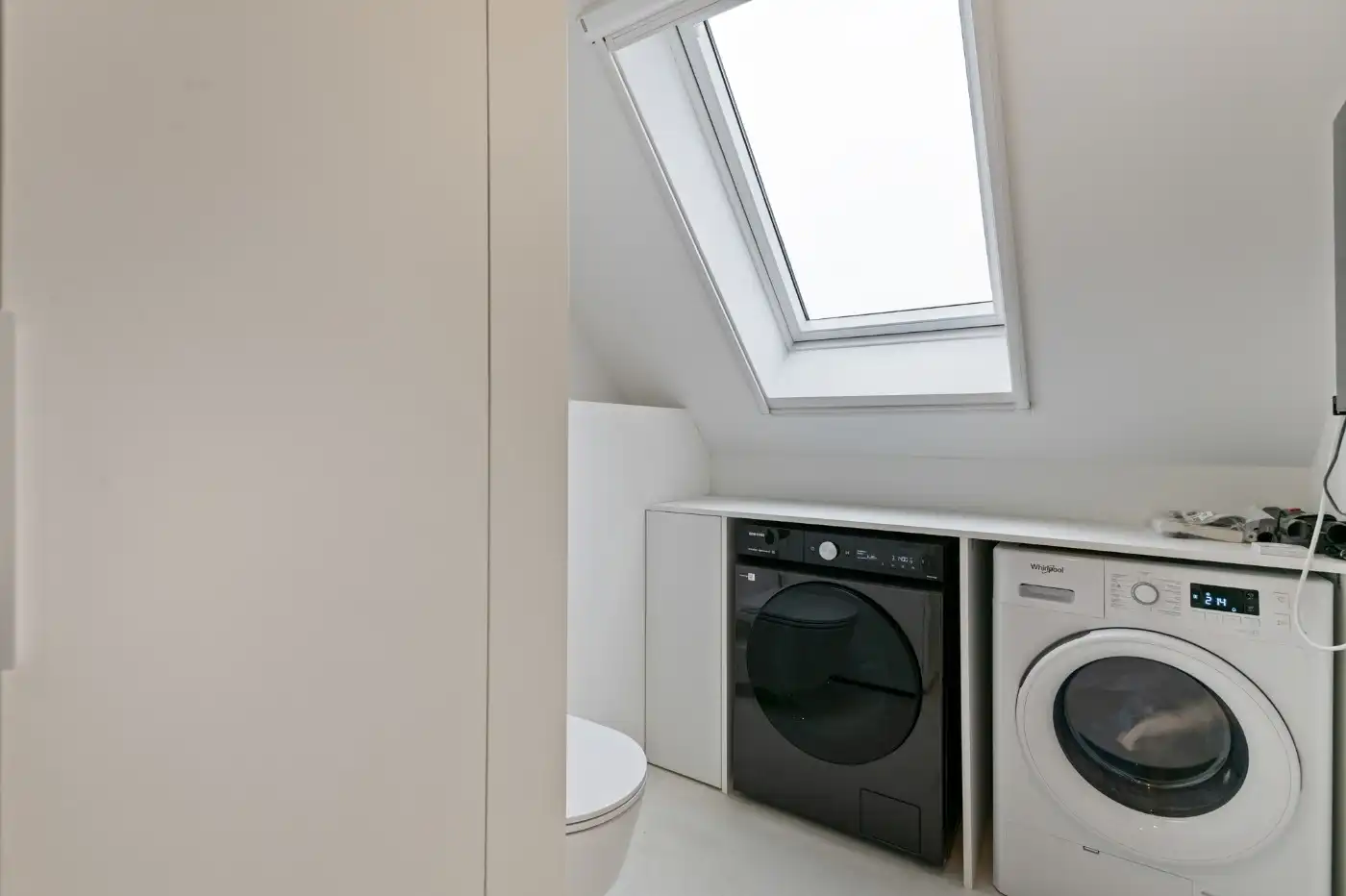 Stijlvol app. op 2e verd. met 2 slpk., groot terras en autostaanplaats foto 12