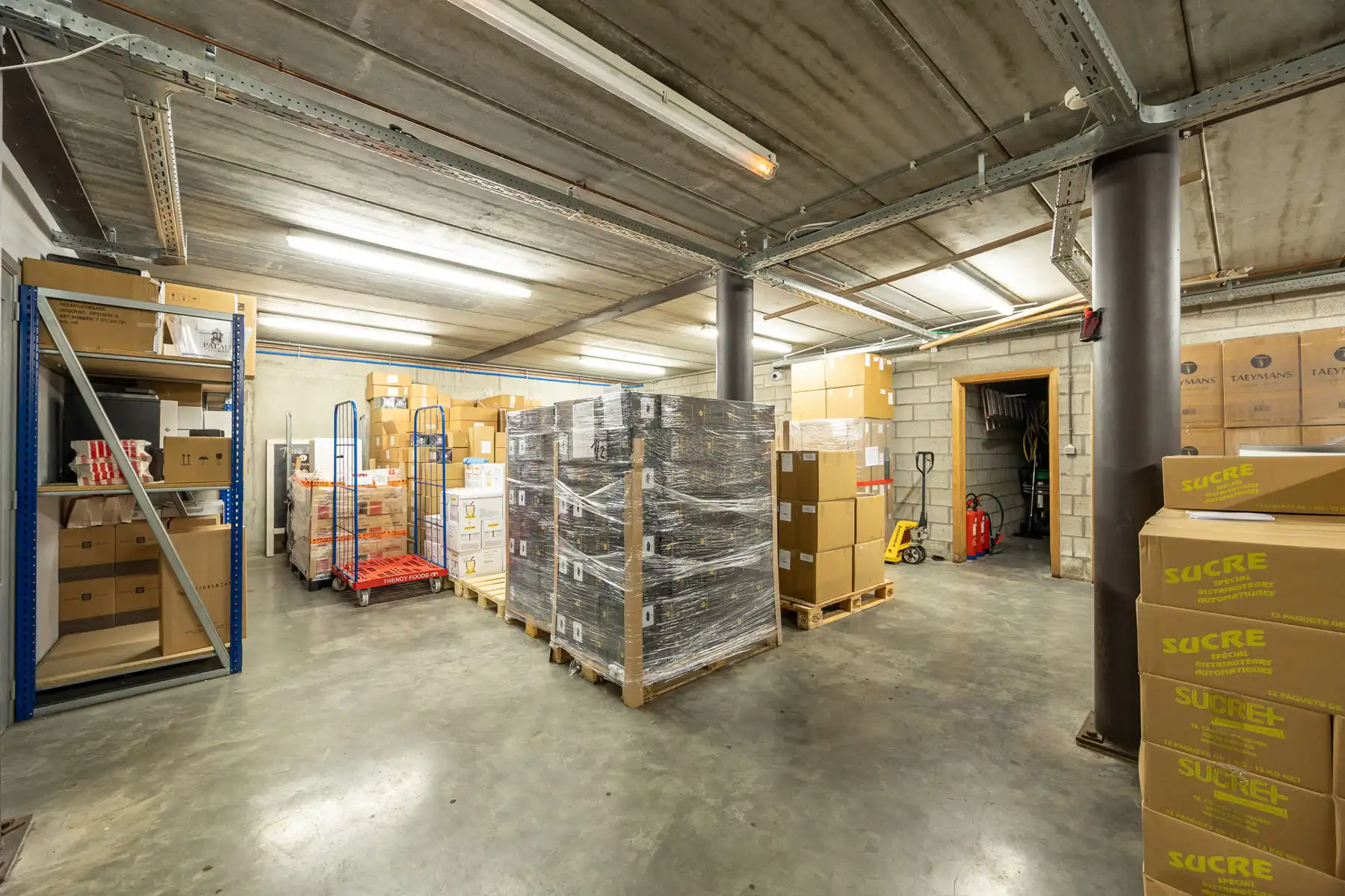 Woning met handelspand op een perceel van 1.497m². foto 13