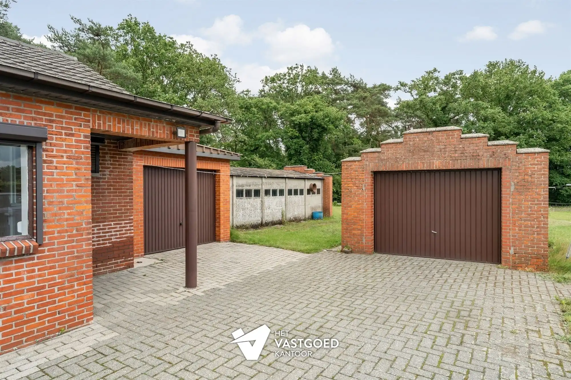 OP TE FRISSEN KARAKTERVOLLE WONING UITERST RUSTIG GELEGEN TEN MIDDEN VAN HET GROEN OP EEN PERCEEL VAN 20A16CA TE OOSTHAM foto 22