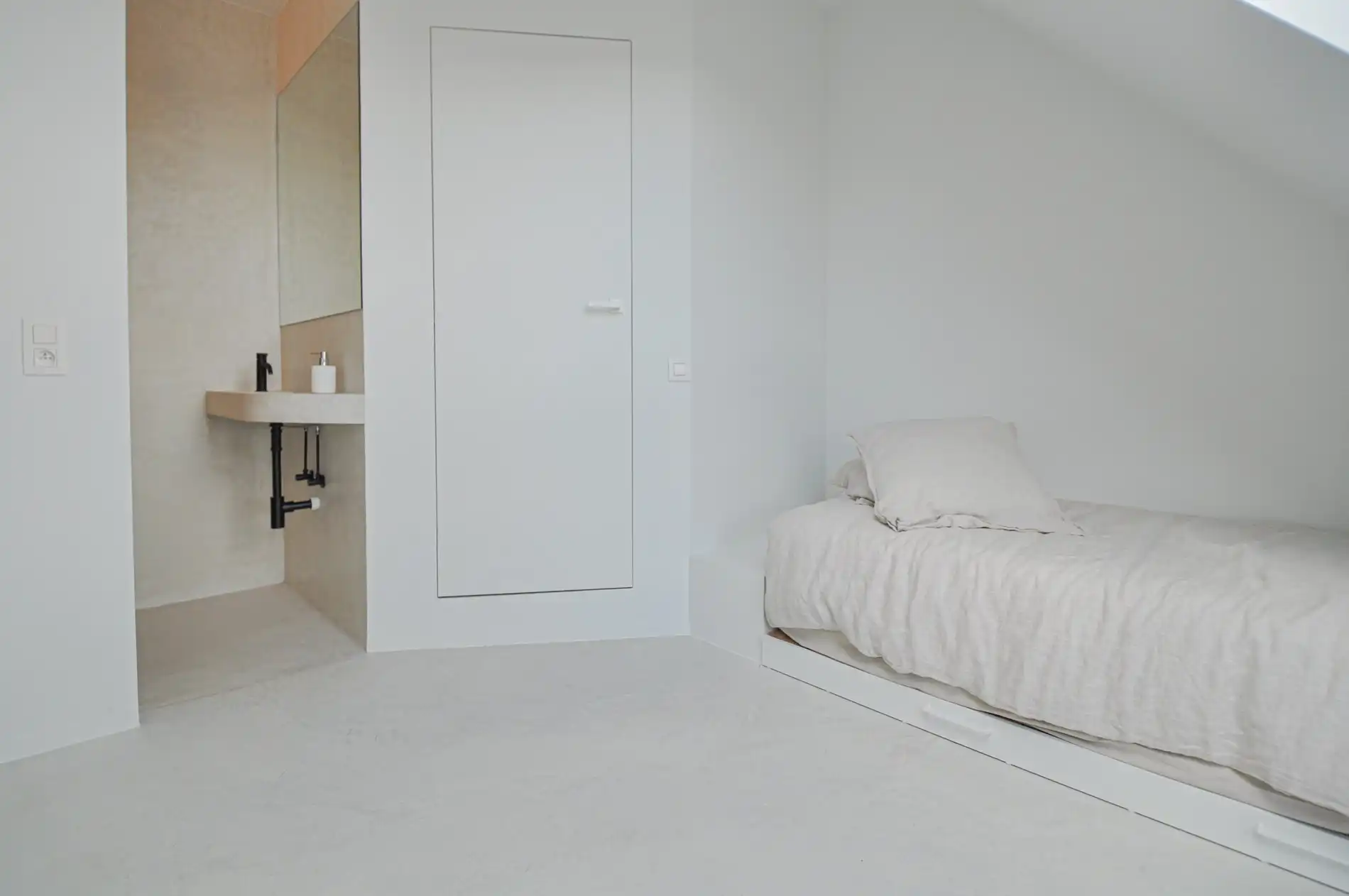 Volledig gerenoveerd appartement met een ruim zonneterras. foto 25