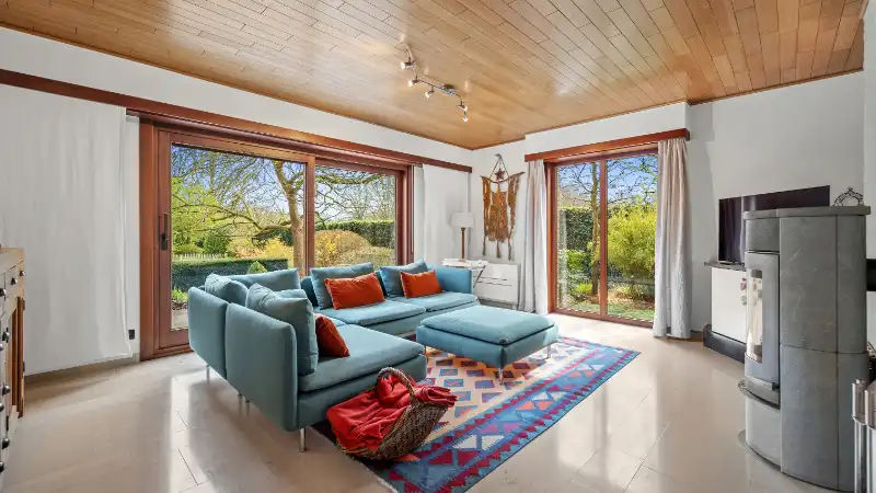 Ruime villa van 302m² op 36 are met zwembad en volledige onderkeldering foto 7