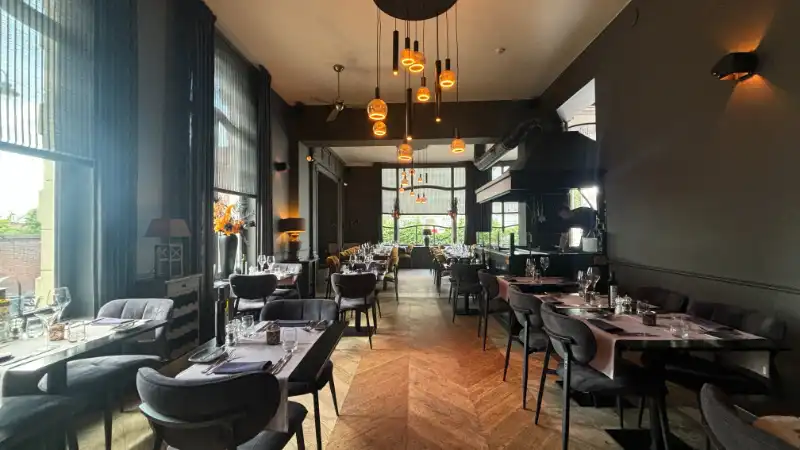 Overname gekend grillrestaurant met afzonderlijke bar en ruim terras in Brugge foto 5